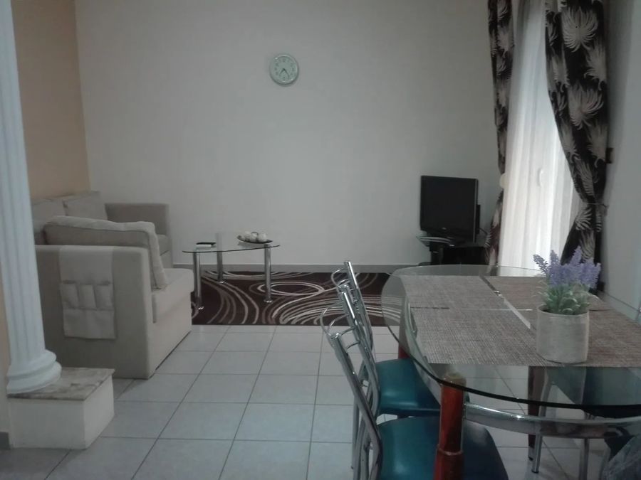 Photo 353563213