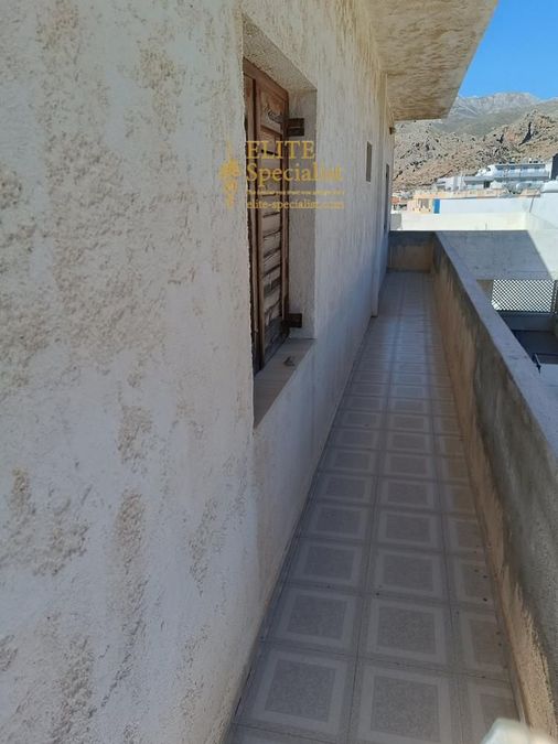 Photo 353850889