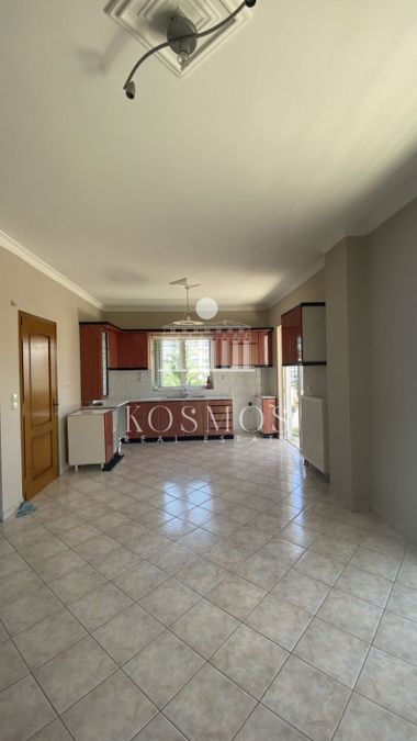 Photo 353901679