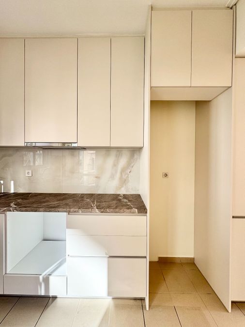 Photo 353922034