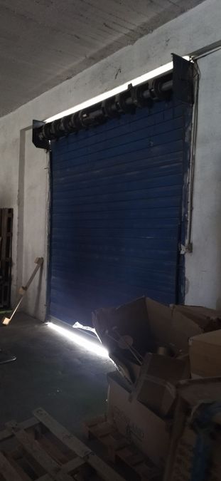 Photo 354019720