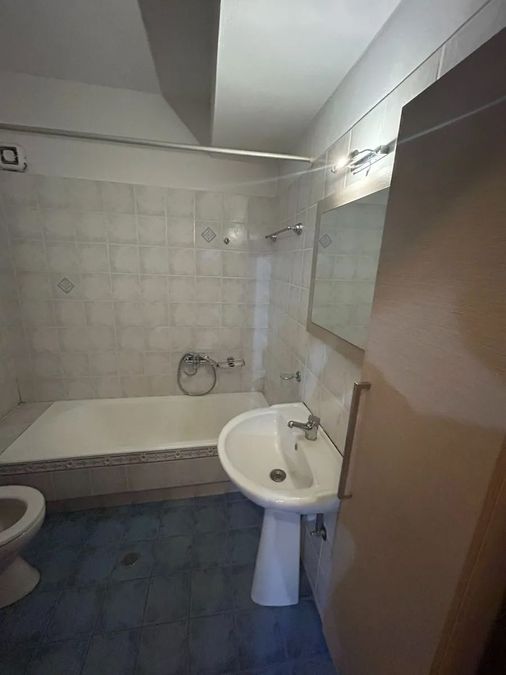 Photo 354327169