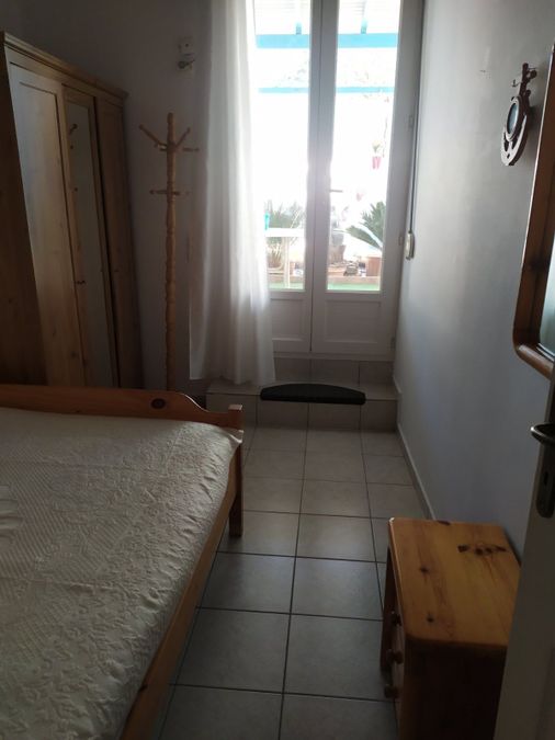 Photo 354728008