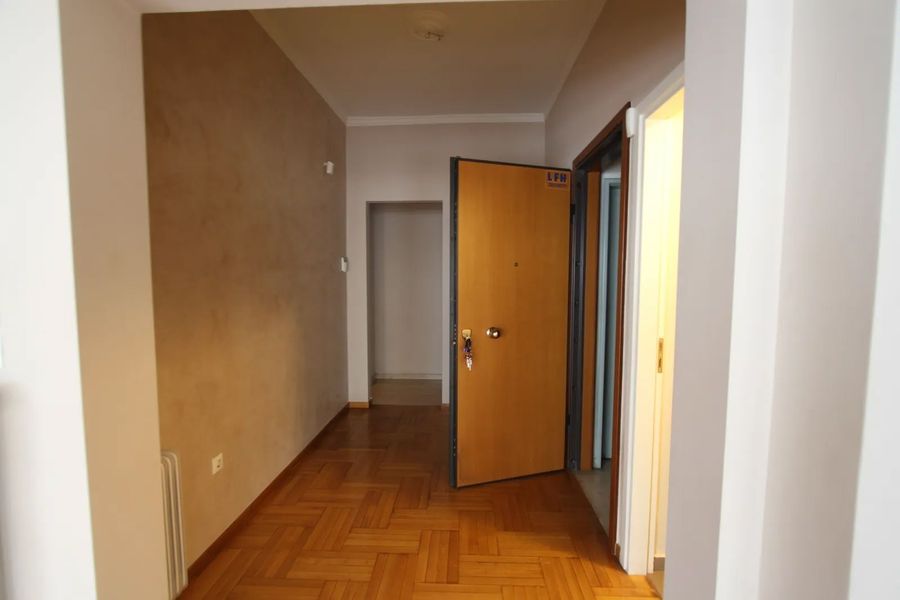Photo 355079890