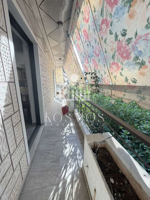 Photo 355174477