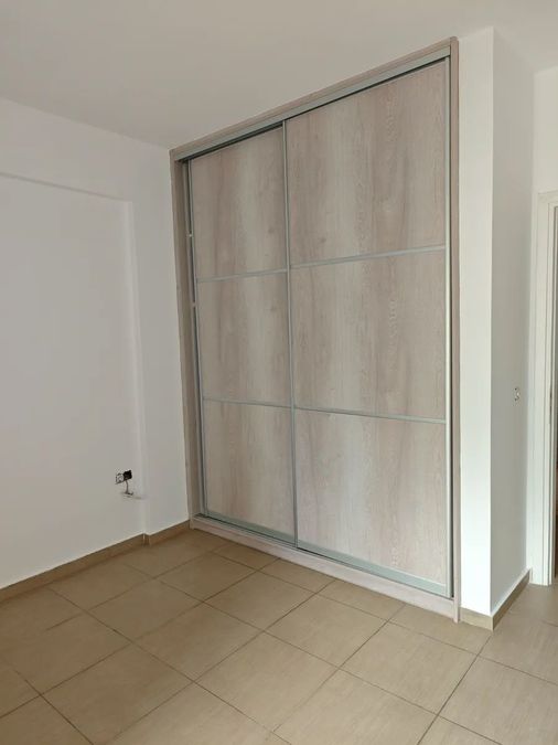 Photo 355755097
