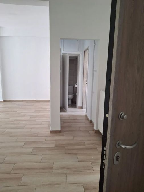 Photo 356425237