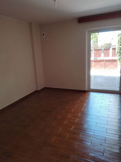 Photo 356555848