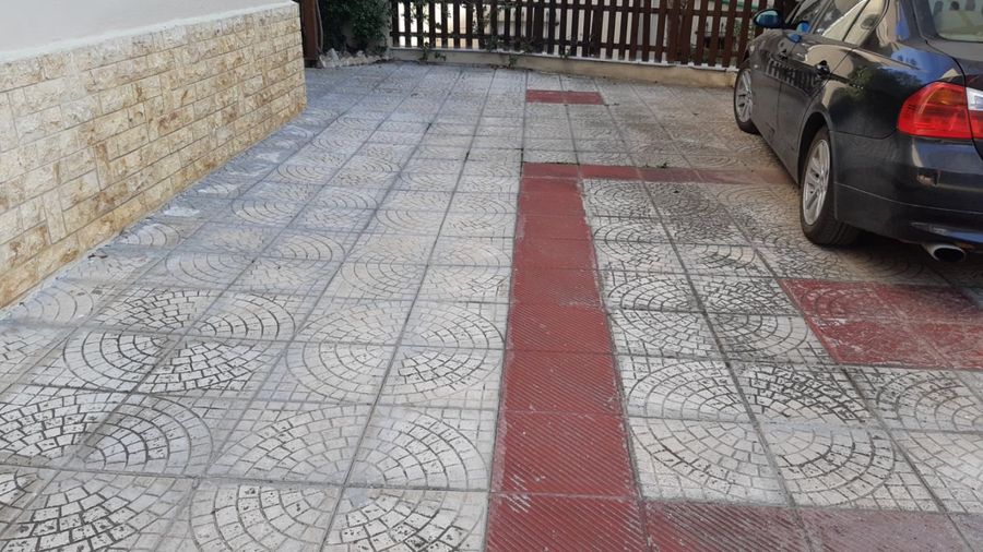 Photo 357667834