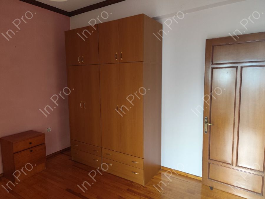Photo 358350943