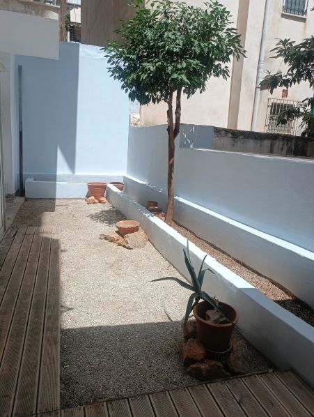 Photo 358487125