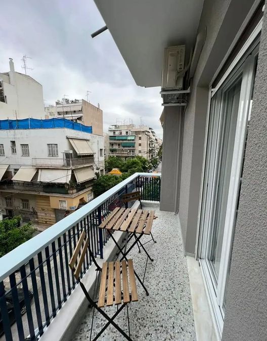 Photo 358705612