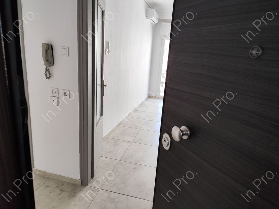 Photo 358720993