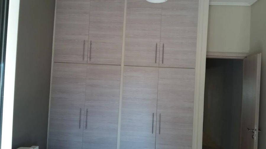 Photo 359822044