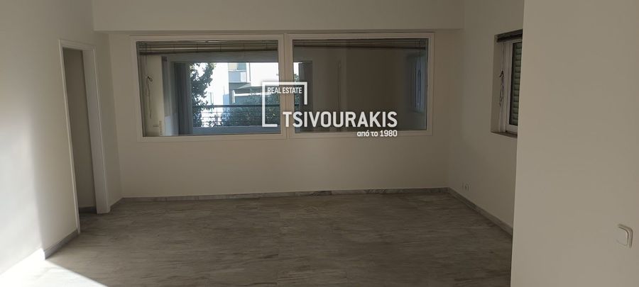 Photo 360296644