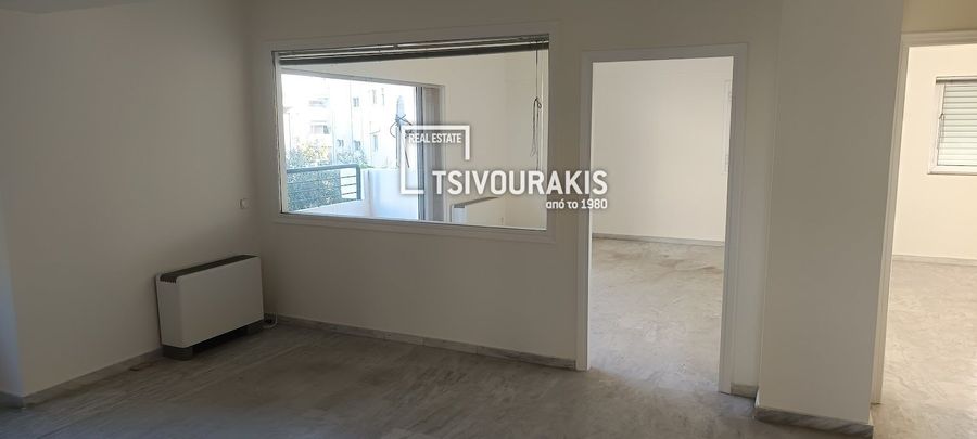 Photo 360296647