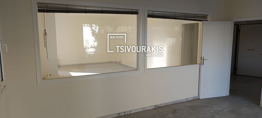 Photo 360296650