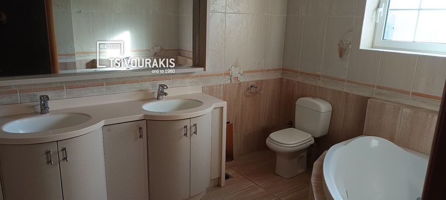 Photo 360296806