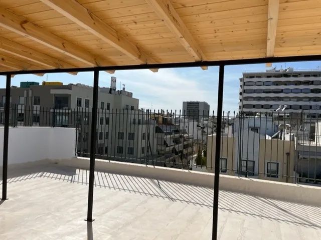 Photo 360328930