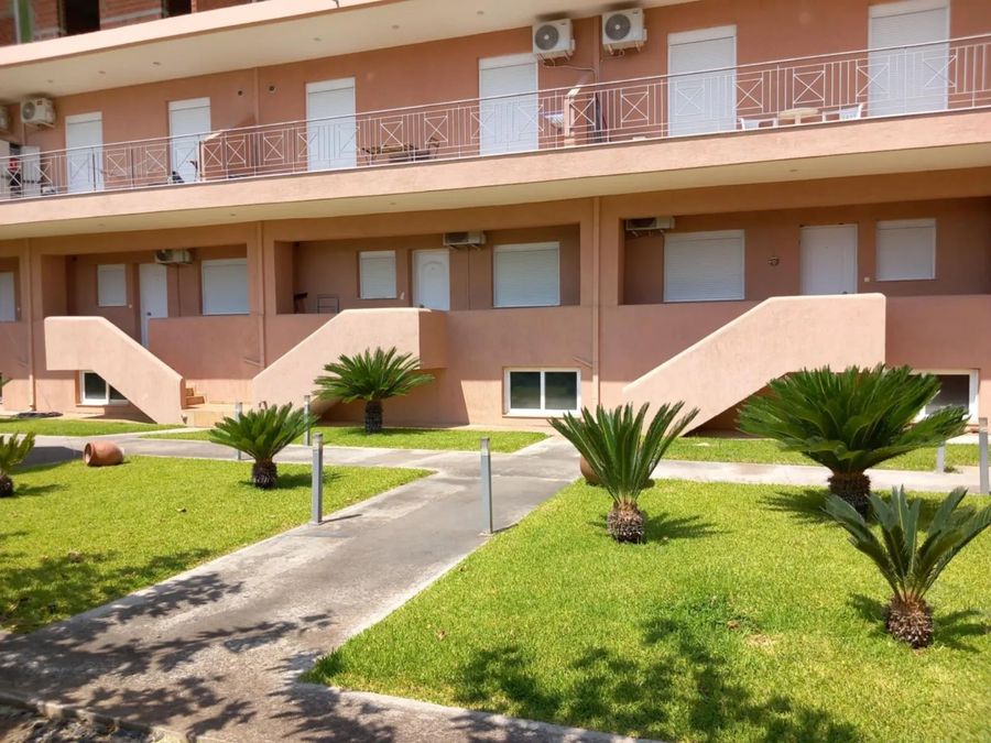 Photo 362410393