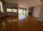 Photo 365150860