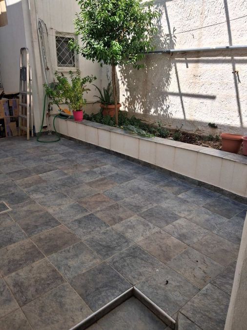 Photo 366838423