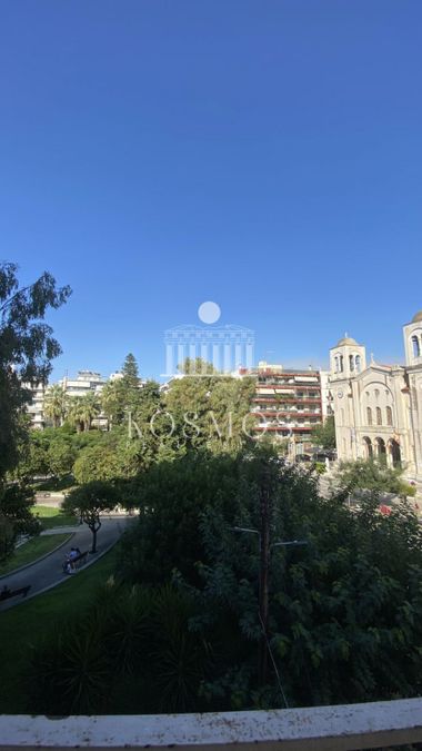 Photo 368102674