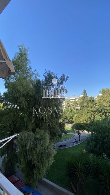 Photo 368102683