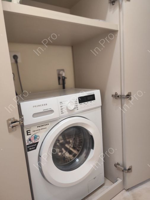 Photo 368775199