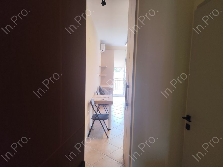 Photo 368775208