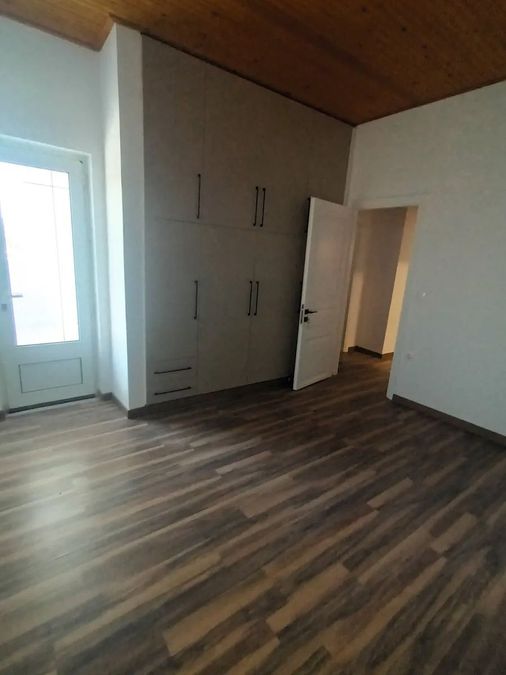 Photo 368797162