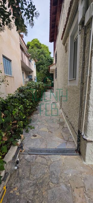 Photo 368895787