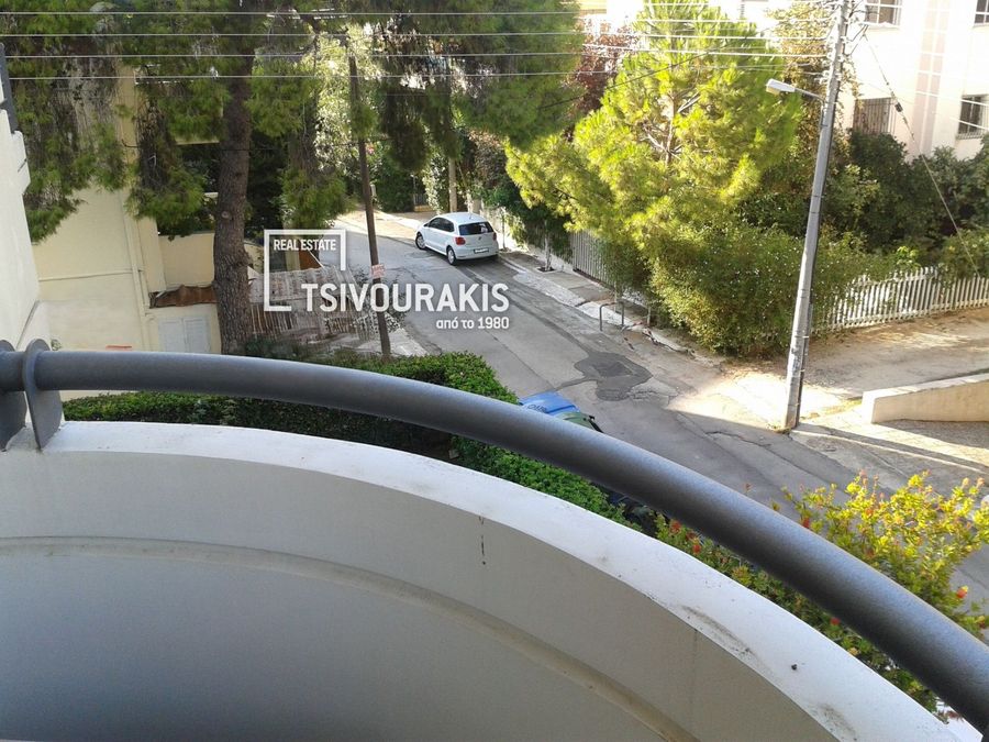 Photo 369010249