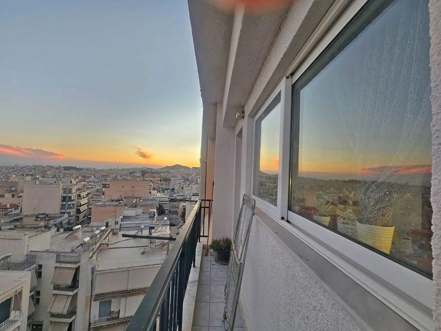Photo 369065302