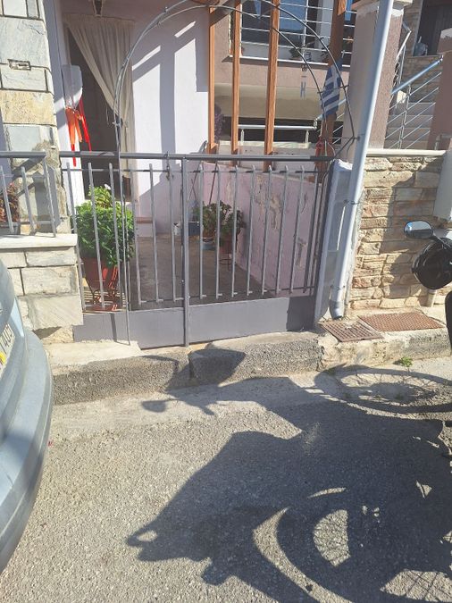 Photo 369228298