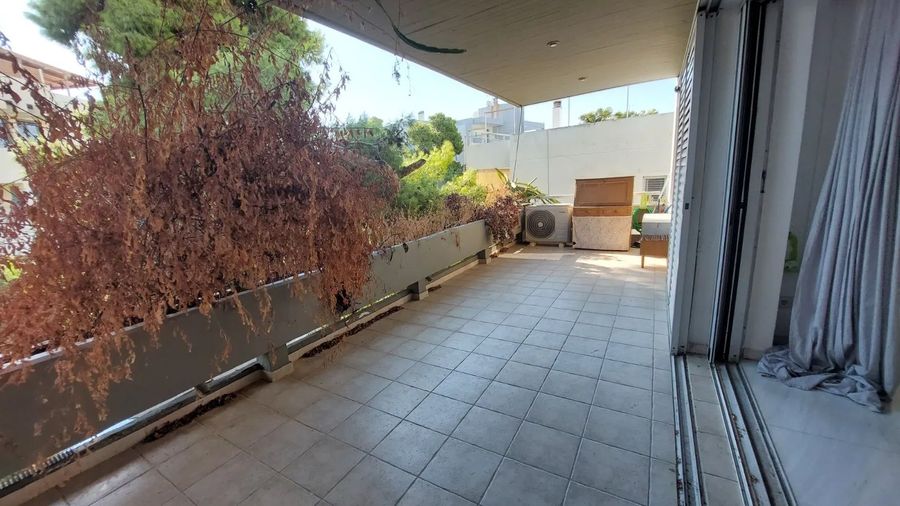 Photo 369321826
