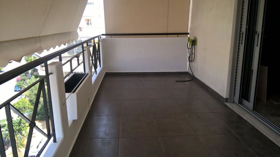 Photo 369473359