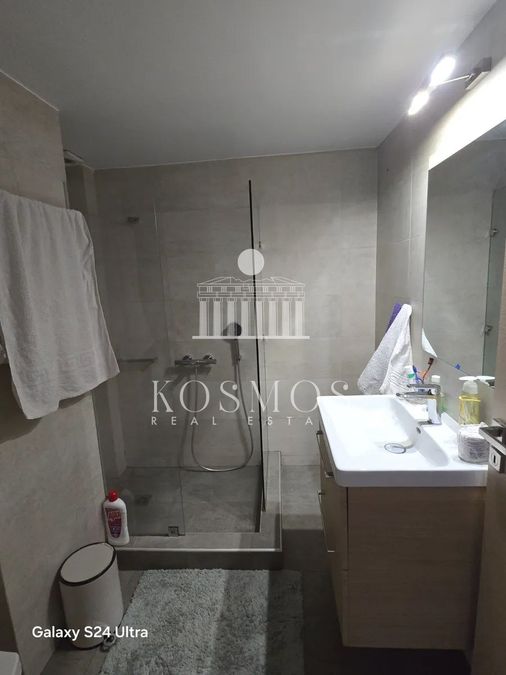 Photo 369658141