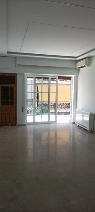 Photo 369696451