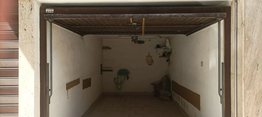 Photo 369696481
