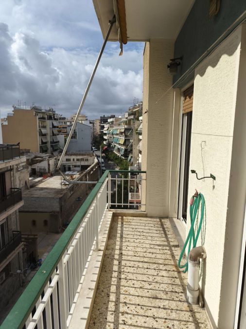 Photo 369837535