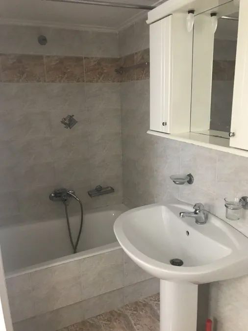 Photo 369887872