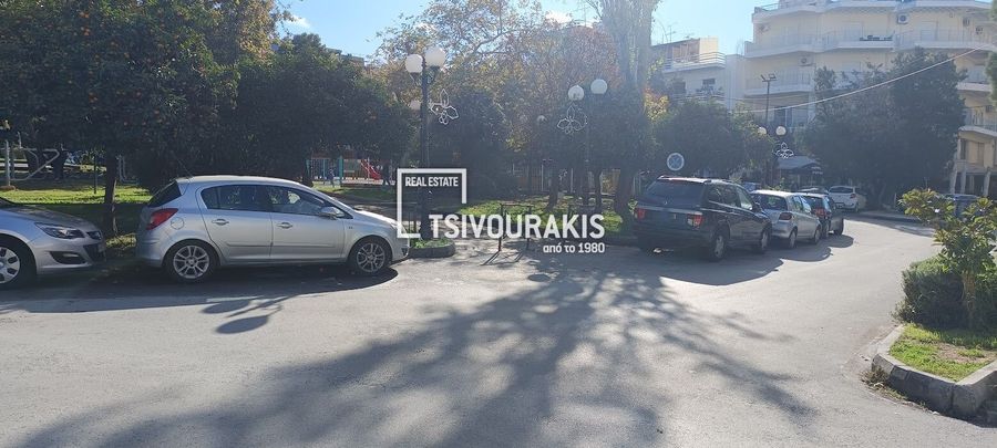 Photo 370636975