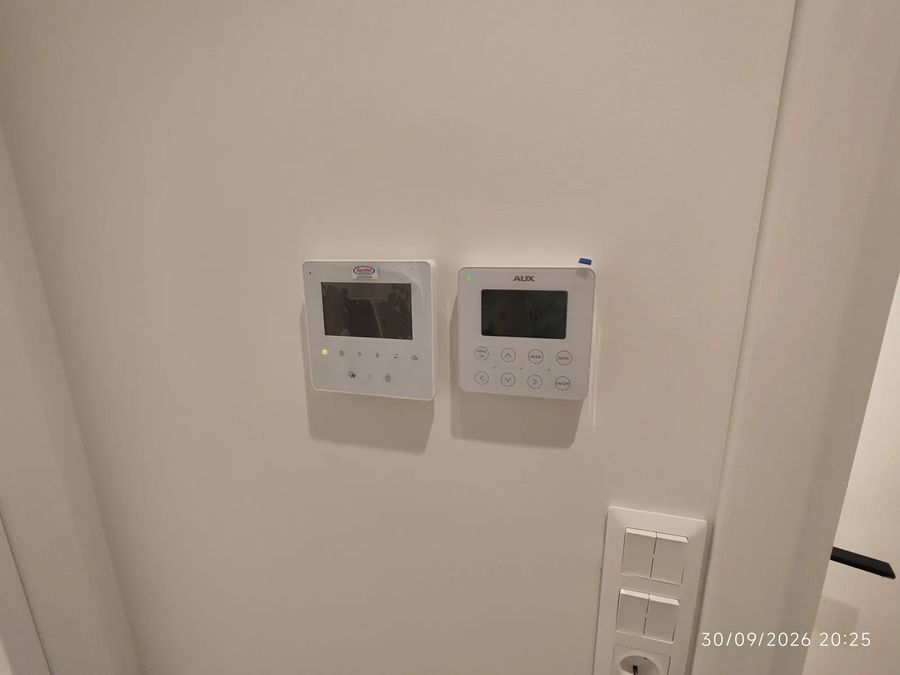 Photo 370799611