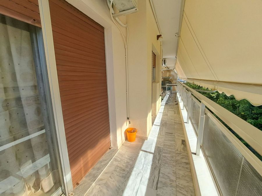 Photo 371136838
