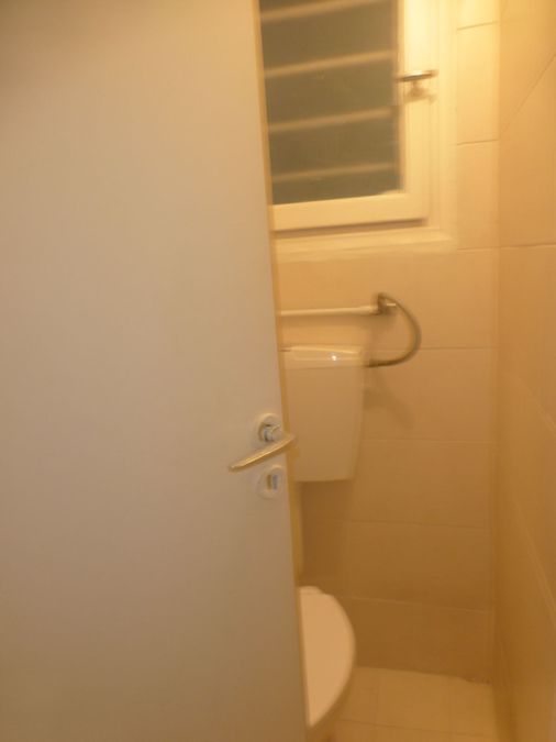 Photo 371168551