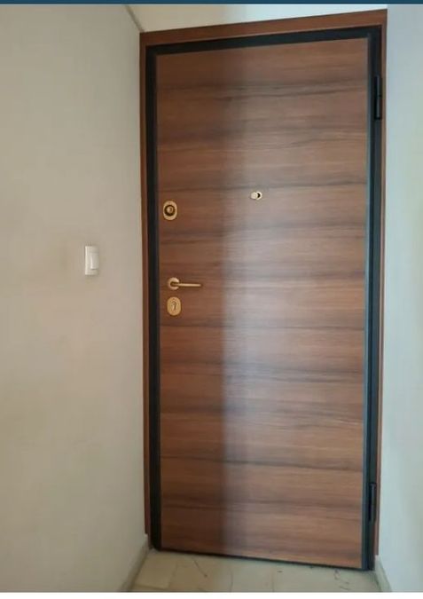 Photo 371180257