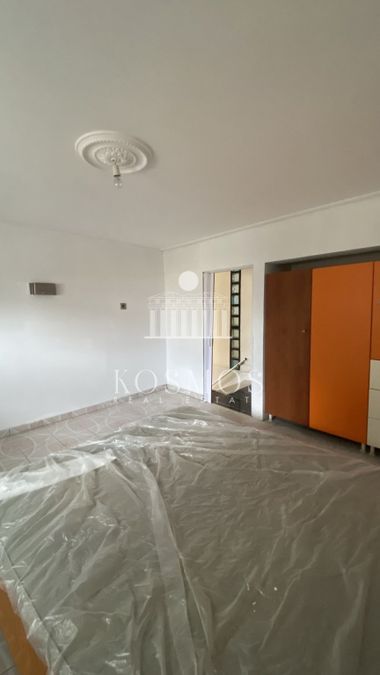Photo 371198605