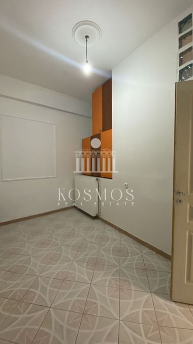 Photo 371198614