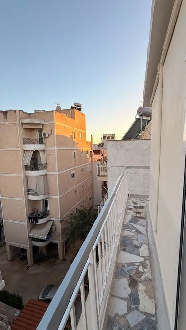 Photo 371217217